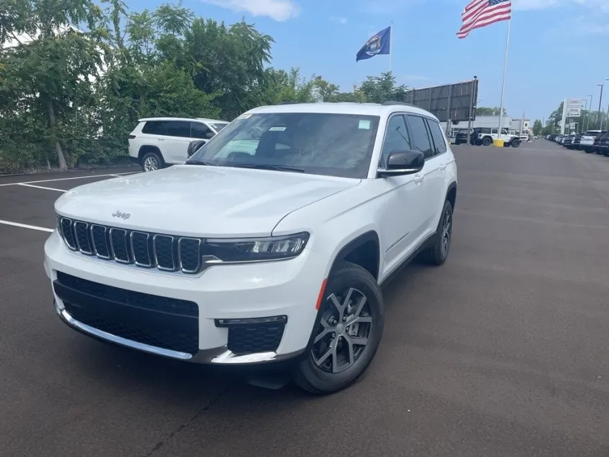 2025 Jeep Grand Cherokee Limited photo 1