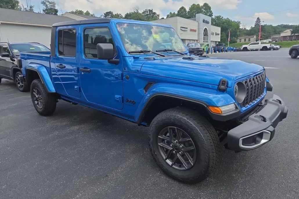 2025 Jeep Gladiator Sport S photo 1