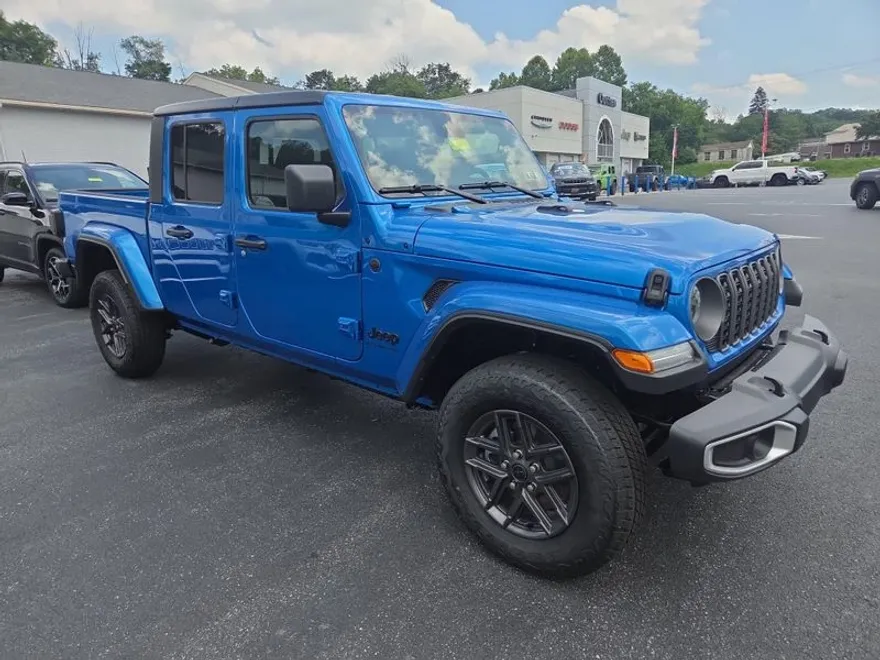 2025 Jeep Gladiator Sport S photo 1