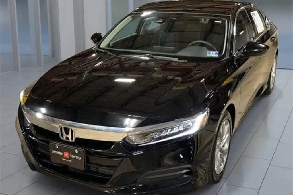 2019 Honda Accord LX photo 1