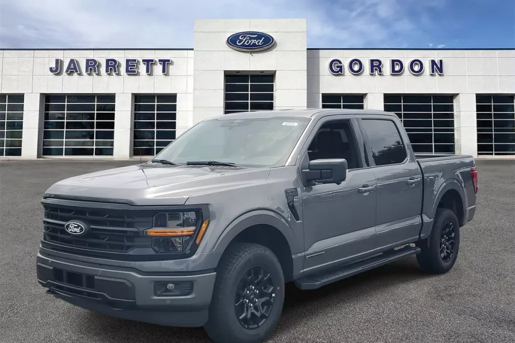2025 Ford F-150 XLT photo 1