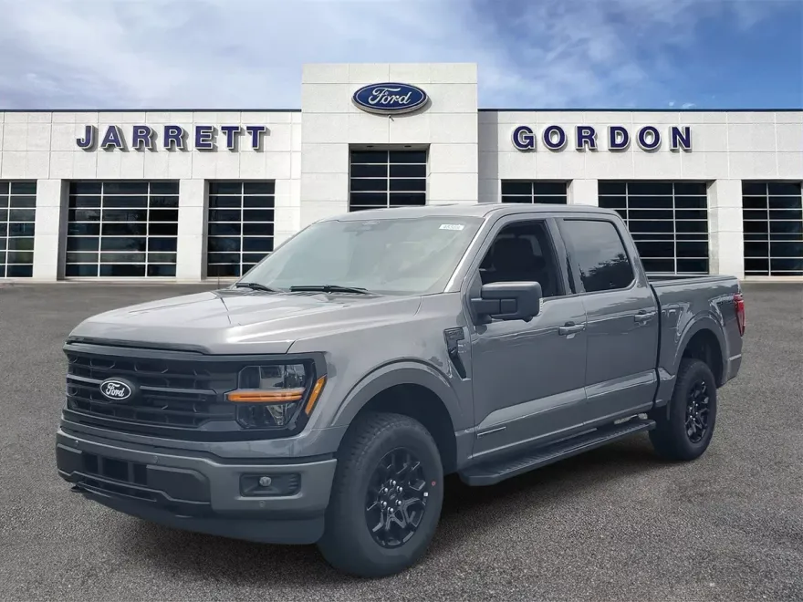 2025 Ford F-150 XLT photo 1