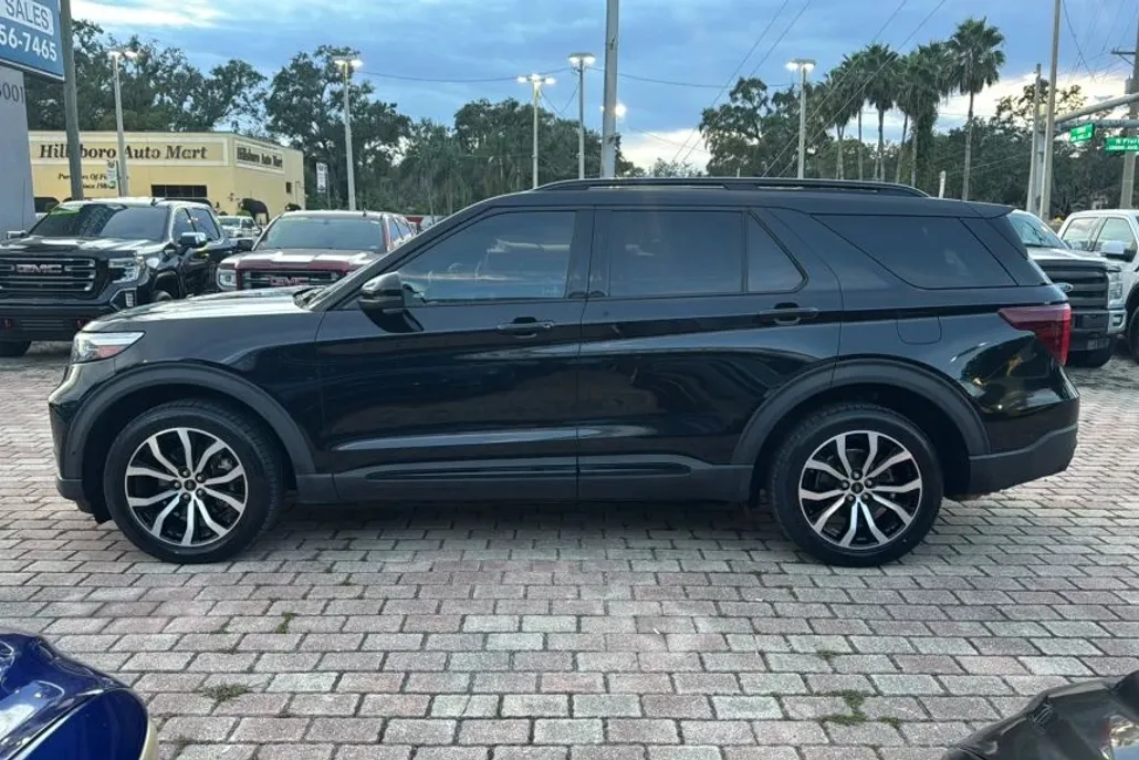 2020 Ford Explorer ST photo 1