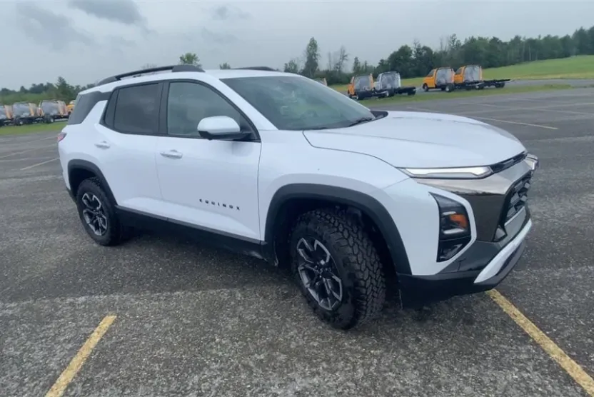 2026 Chevrolet Equinox ACTIV photo 1