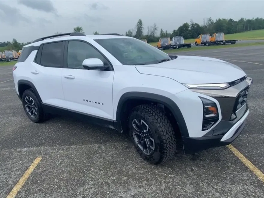 2026 Chevrolet Equinox ACTIV photo 1