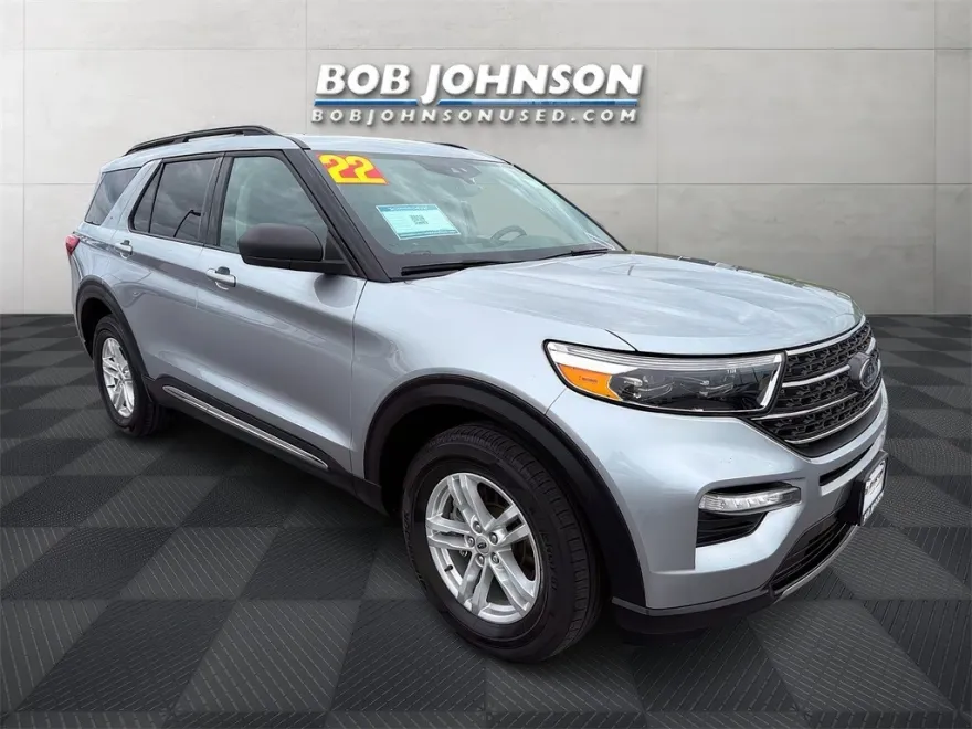 2022 Ford Explorer XLT photo 1