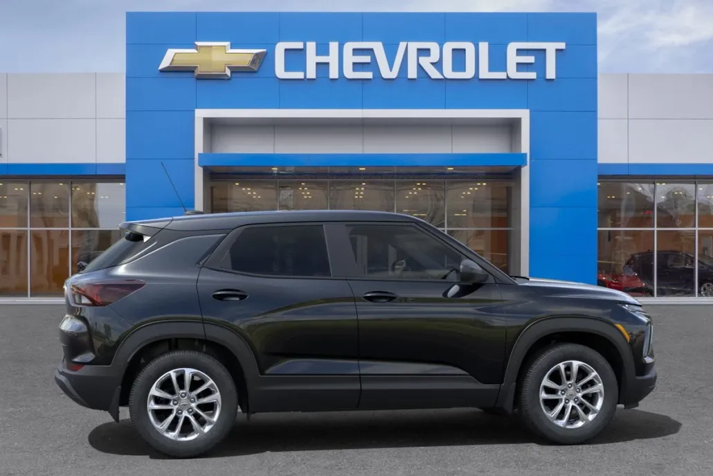 2025 Chevrolet Trailblazer LS photo 1