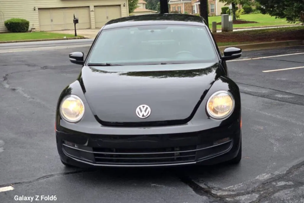 2013 Volkswagen Beetle 2.5L photo 1