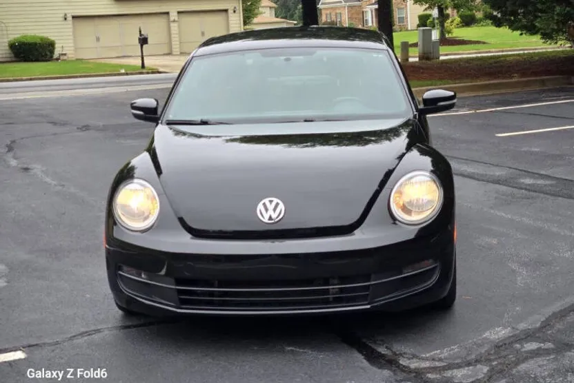2013 Volkswagen Beetle 2.5L photo 1