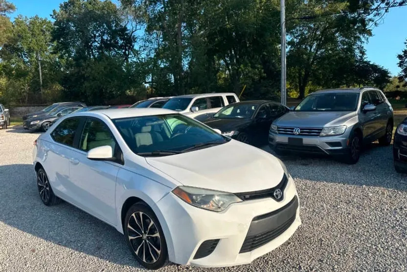 2014 Toyota Corolla L photo 1