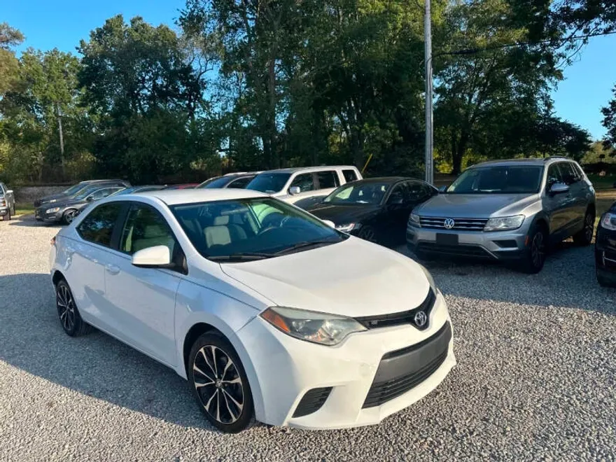 2014 Toyota Corolla L photo 1