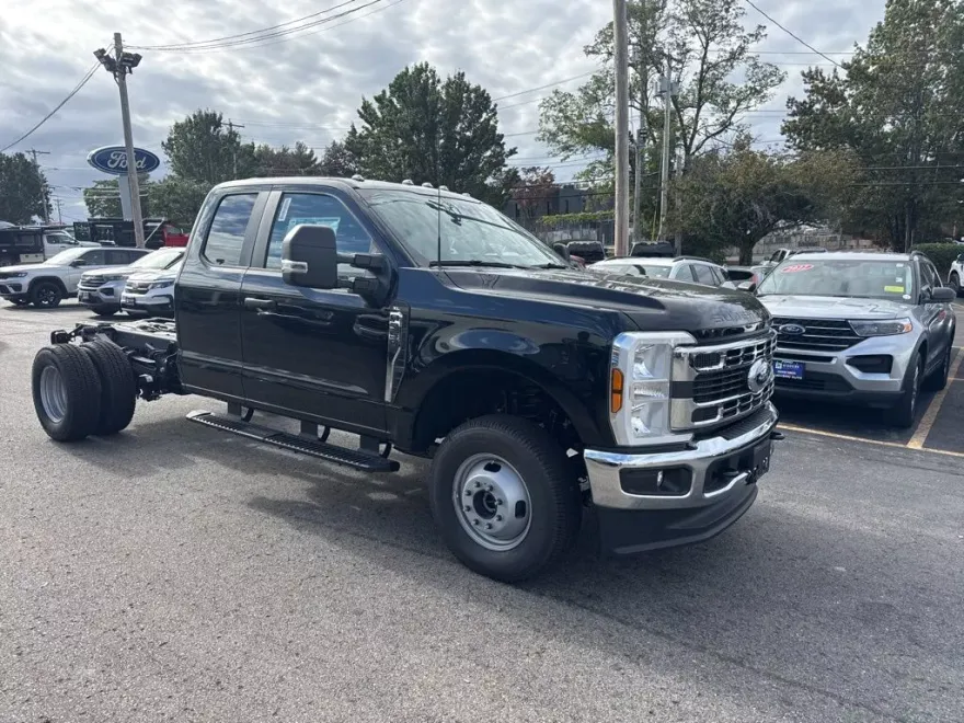 2026 Ford F-350 XL photo 1