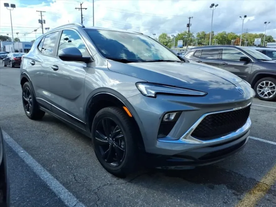 2024 Buick Encore GX Sport Touring photo 1