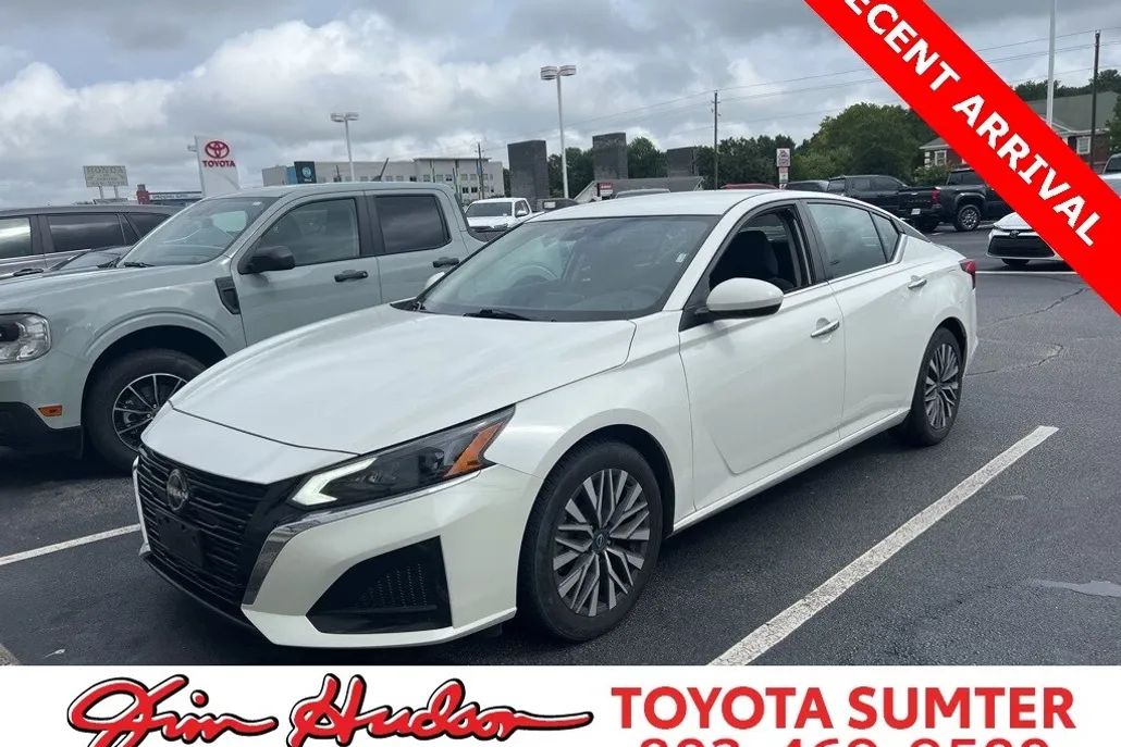 2023 Nissan Altima 2.5 SV photo 1