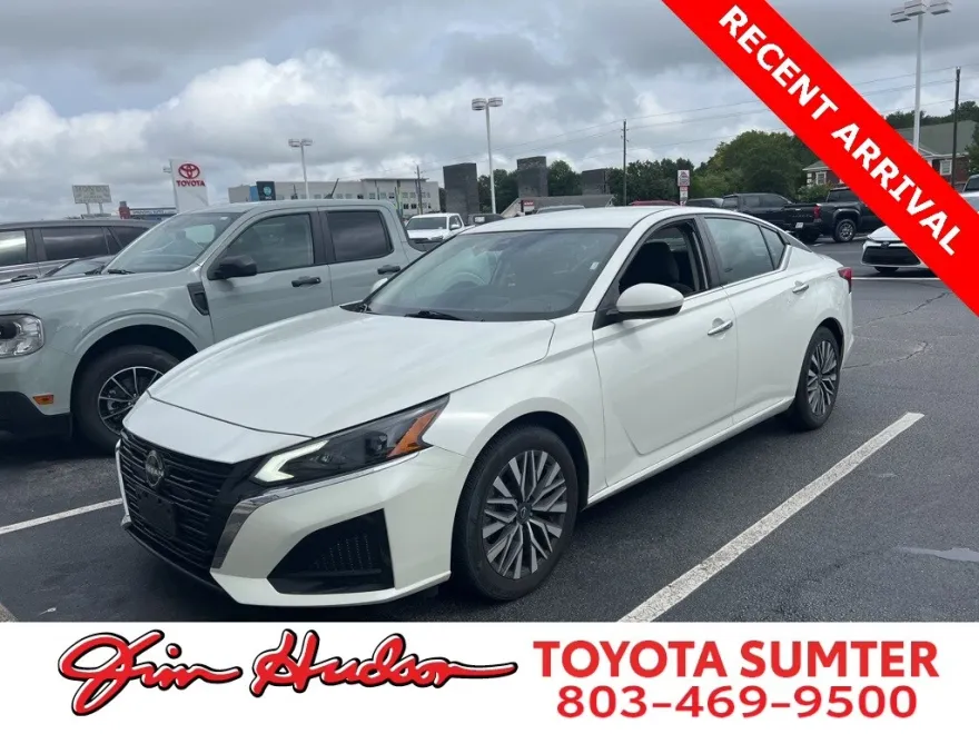 2023 Nissan Altima 2.5 SV photo 1