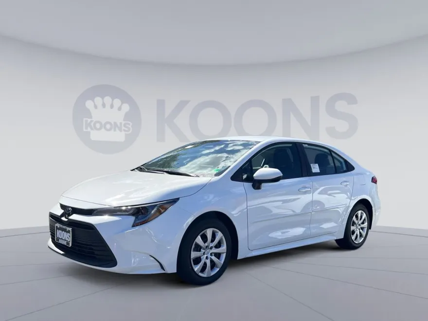 2025 Toyota Corolla LE photo 1