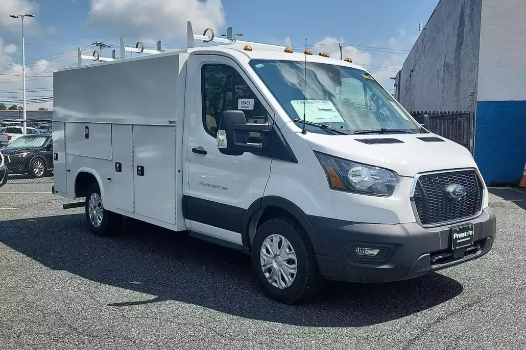 2025 Ford Transit Cutaway photo 1