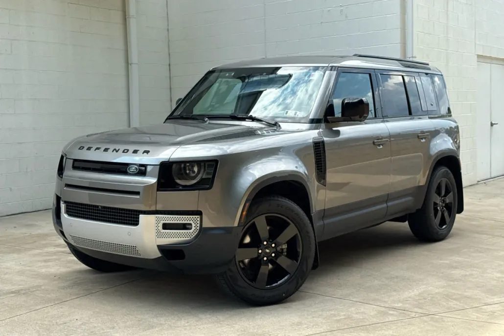 2024 Land Rover Defender 110 S photo 1
