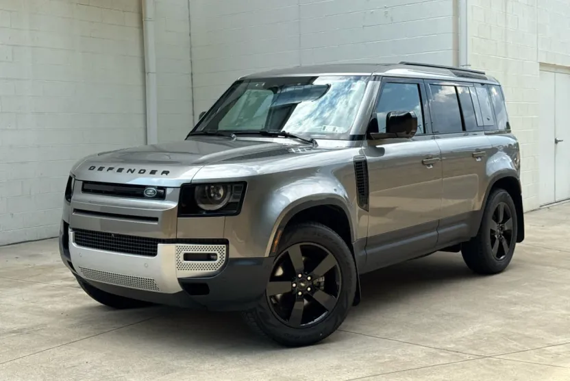 2024 Land Rover Defender 110 S photo 1