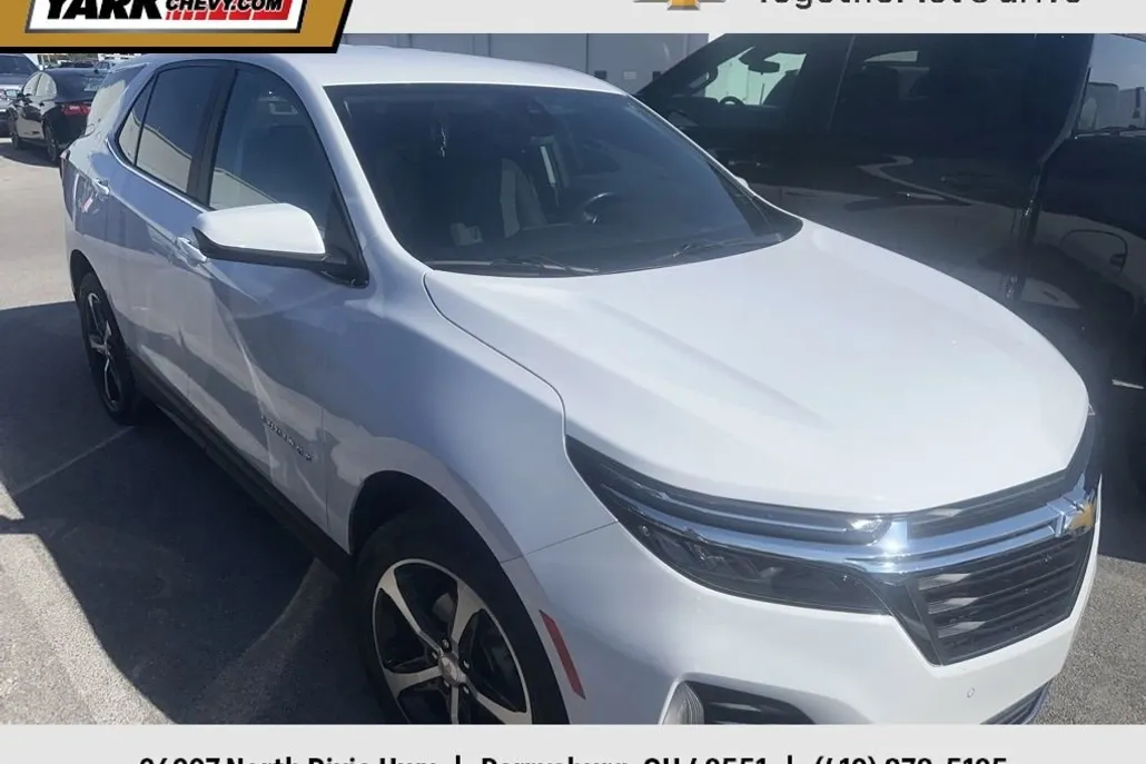 2022 Chevrolet Equinox LT photo 1