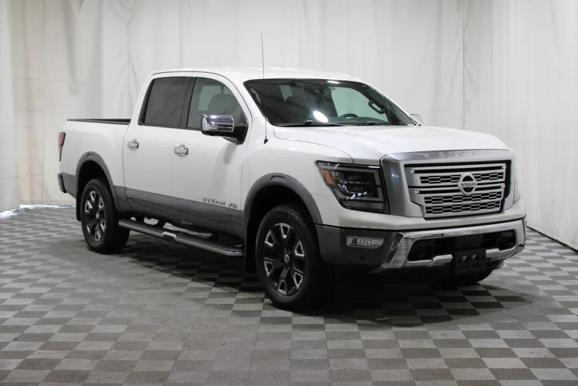 2020 Nissan Titan Platinum Reserve photo 1