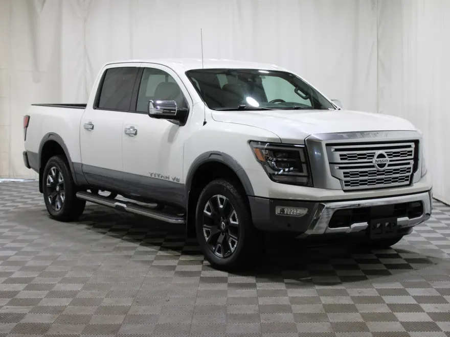 2020 Nissan Titan Platinum Reserve photo 1
