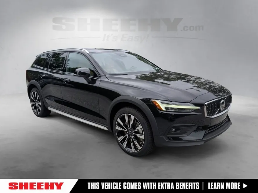 2026 Volvo V60 Cross Country B5 photo 1