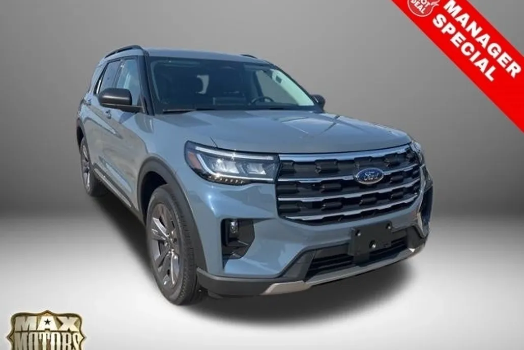 2025 Ford Explorer photo 1
