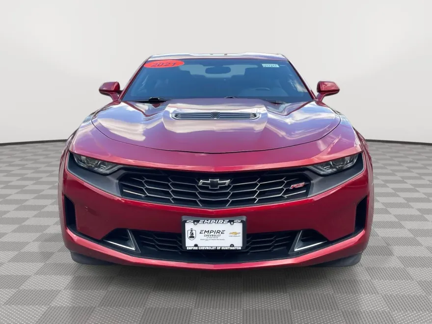 2021 Chevrolet Camaro Coupe LT1 photo 2