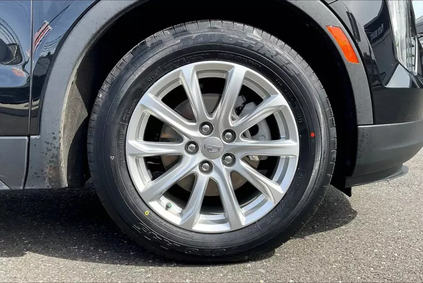 2021 Cadillac XT4 Luxury photo 1