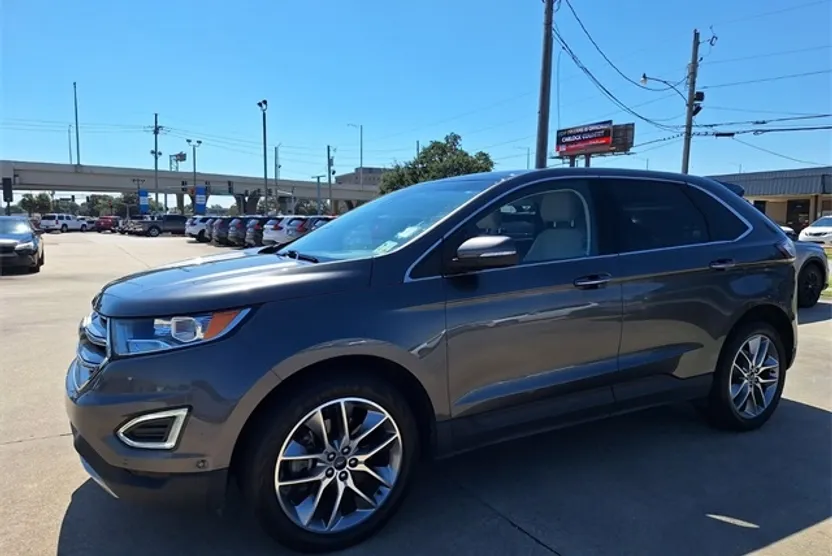 2017 Ford Edge Titanium photo 1