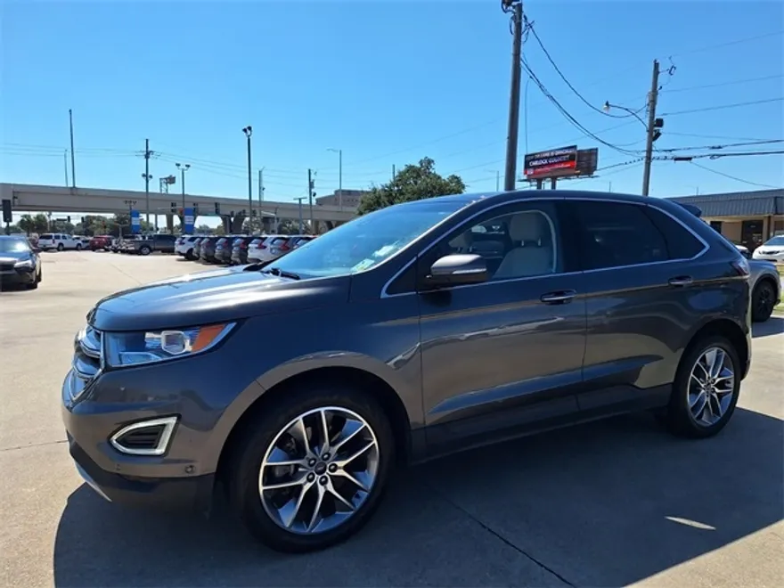 2017 Ford Edge Titanium photo 1