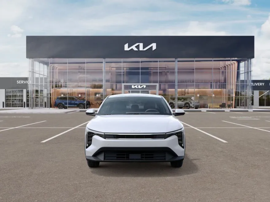 2025 Kia K4 LXS photo 1