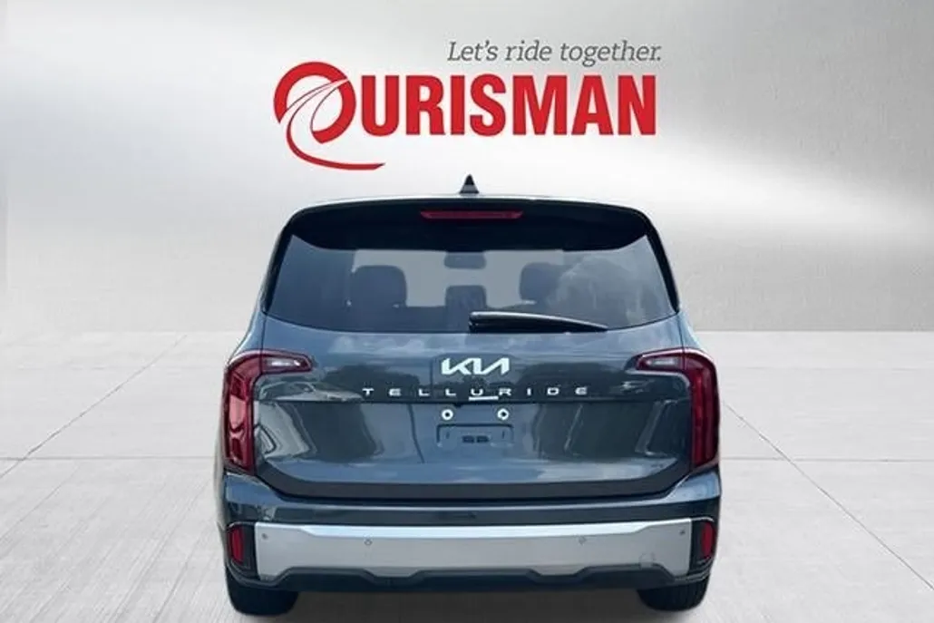 2023 Kia Telluride LX photo 1
