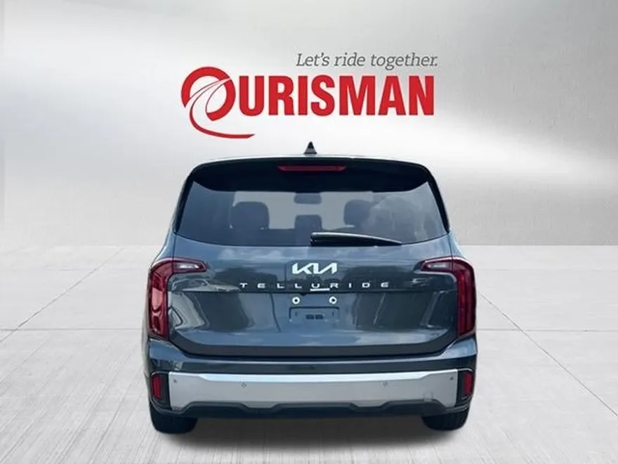 2023 Kia Telluride LX photo 1