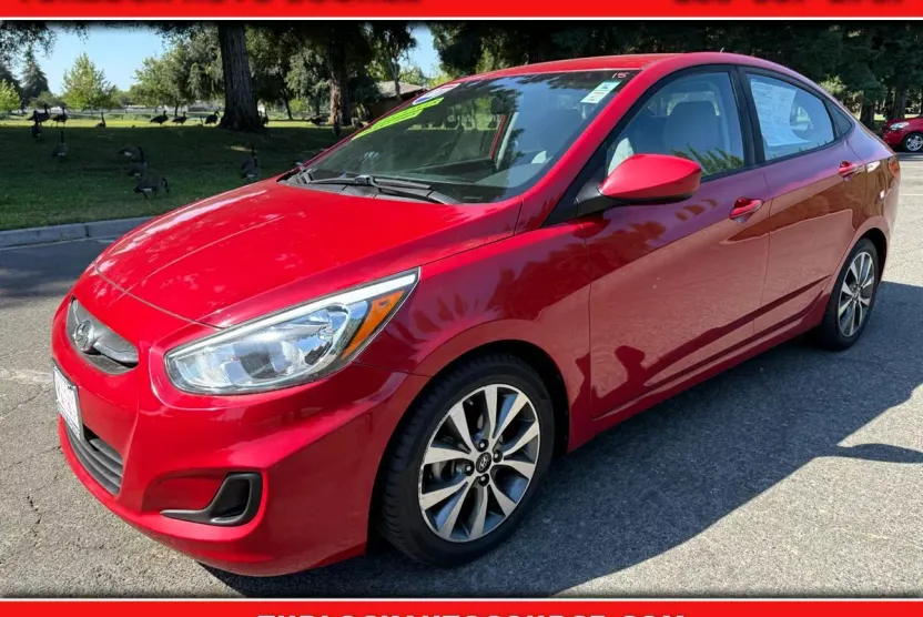 2017 Hyundai Accent SE photo 1