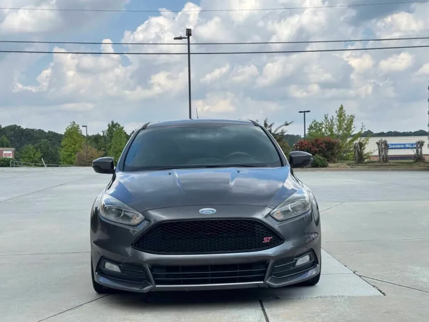 2017 Ford Focus ST photo 1