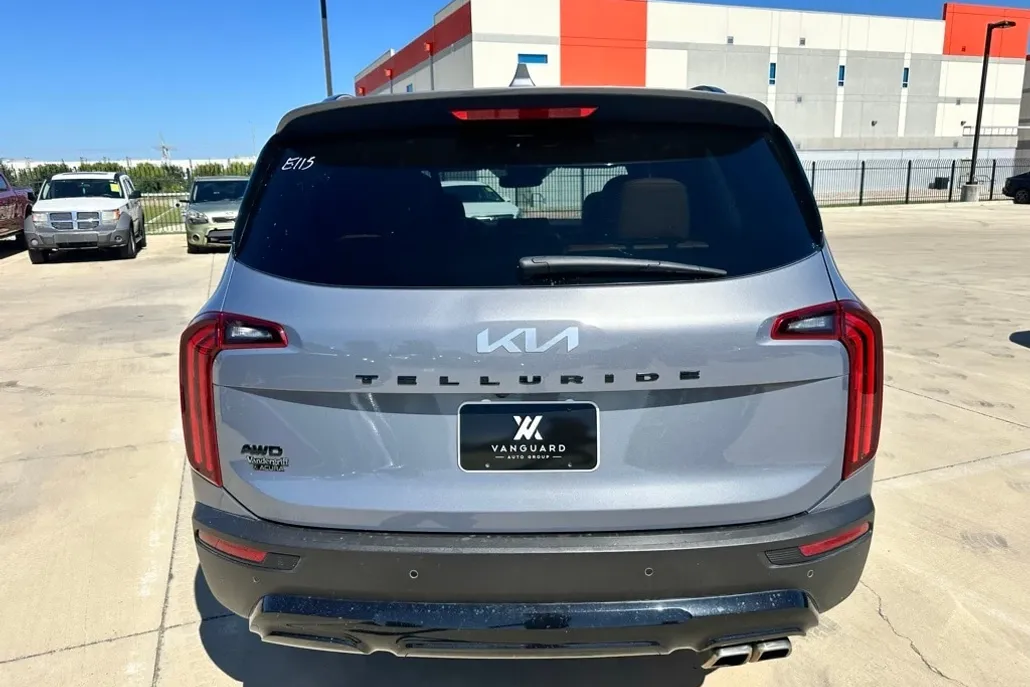 2022 Kia Telluride SX photo 1