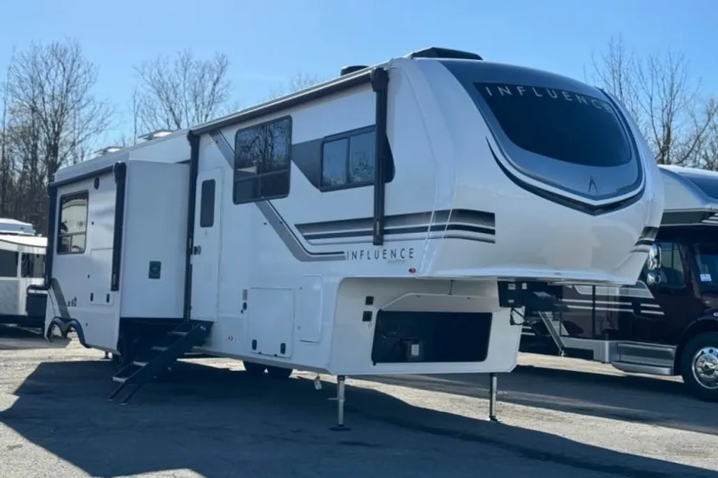 2025 Grand Design Recreational Solitude Wide body photo 1