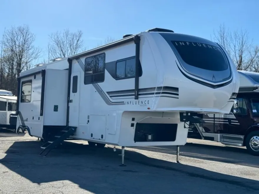 2025 Grand Design Recreational Solitude Wide body photo 1