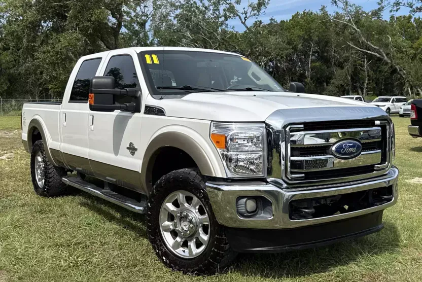 2011 Ford F-250 Lariat photo 1