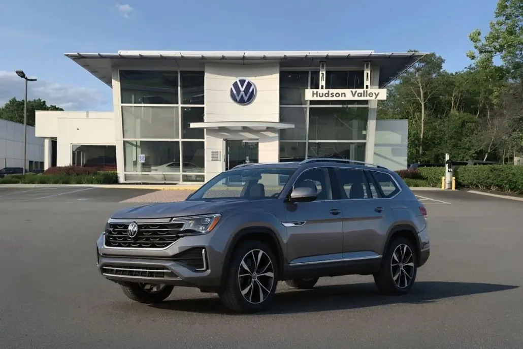 2025 Volkswagen Atlas SEL Premium R-Line photo 1