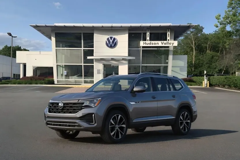 2025 Volkswagen Atlas SEL Premium R-Line photo 1