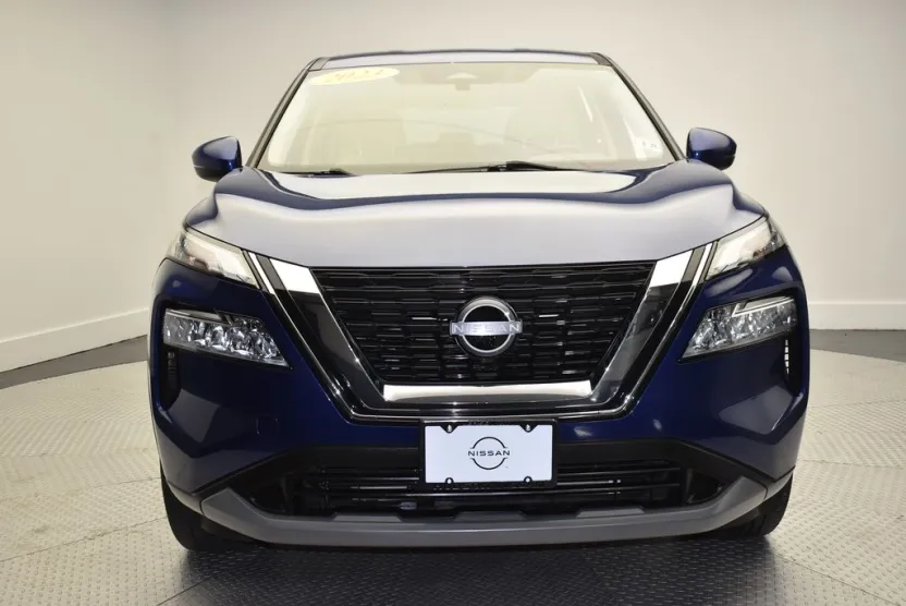 2023 Nissan Rogue SV photo 1