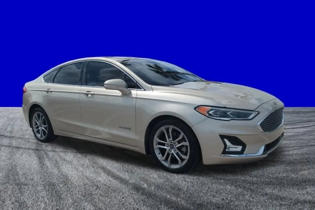 2019 Ford Fusion Hybrid Titanium photo 1