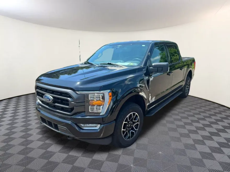 2023 Ford F-150 XLT photo 1