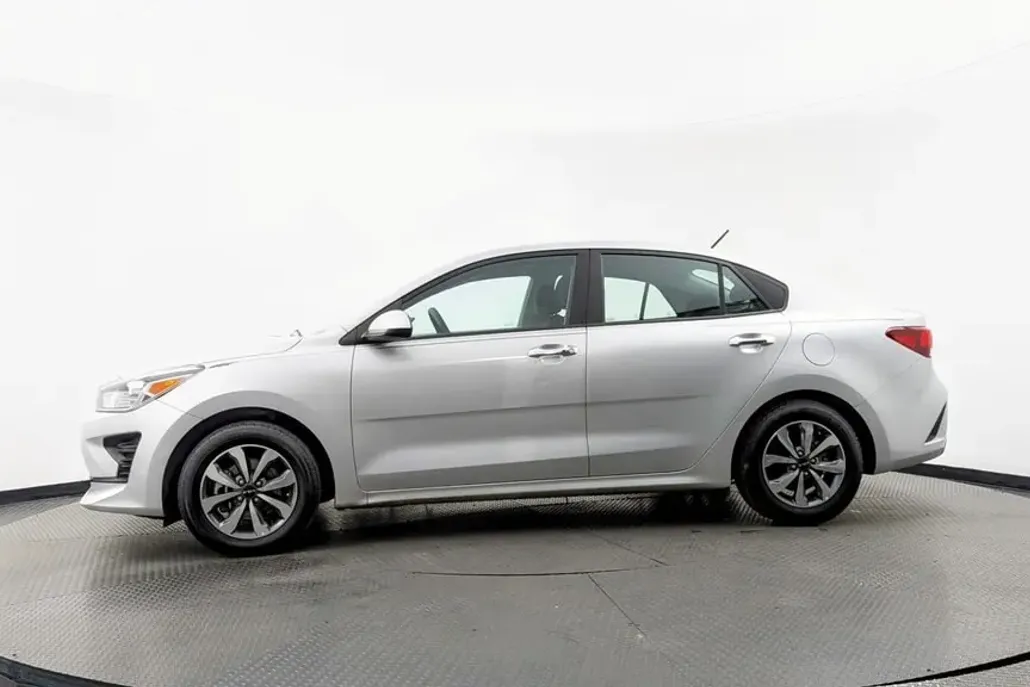 2023 Kia Rio S photo 1