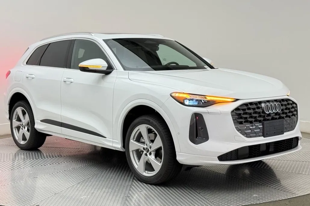 2025 Audi Q5 2.0T Premium Plus photo 1
