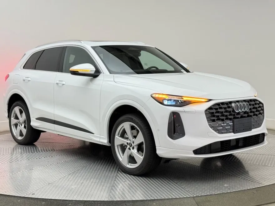 2025 Audi Q5 2.0T Premium Plus photo 1