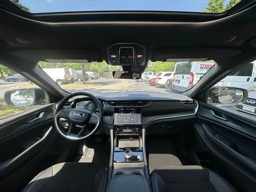 2025 Jeep Grand Cherokee Altitude X photo 1